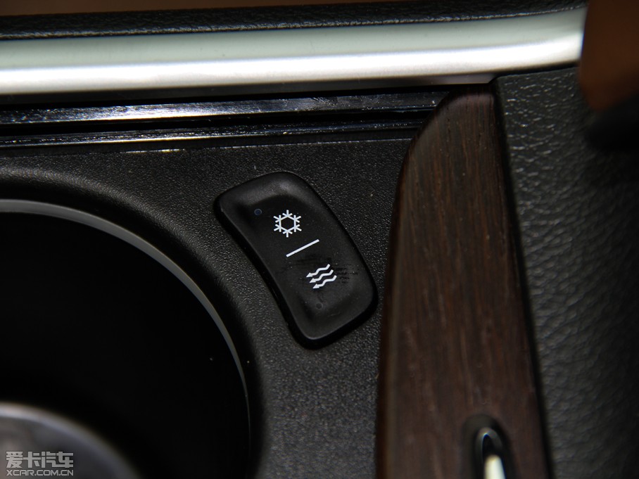 2014R˹300C(M) 3.0L ׿Խ