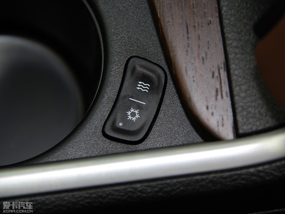 2014R˹300C(M) 3.0L ׿Խ