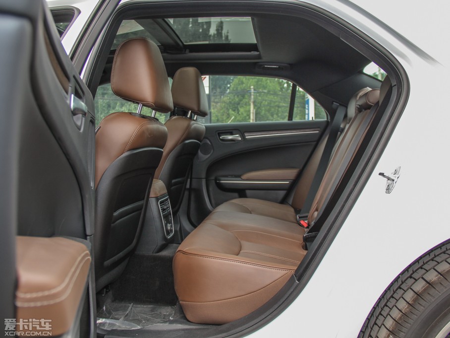 2014R˹300C(M) 3.0L ׿Խ