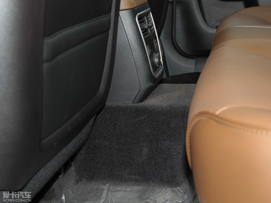 2014R˹300C(M) 3.0L ׿Խ