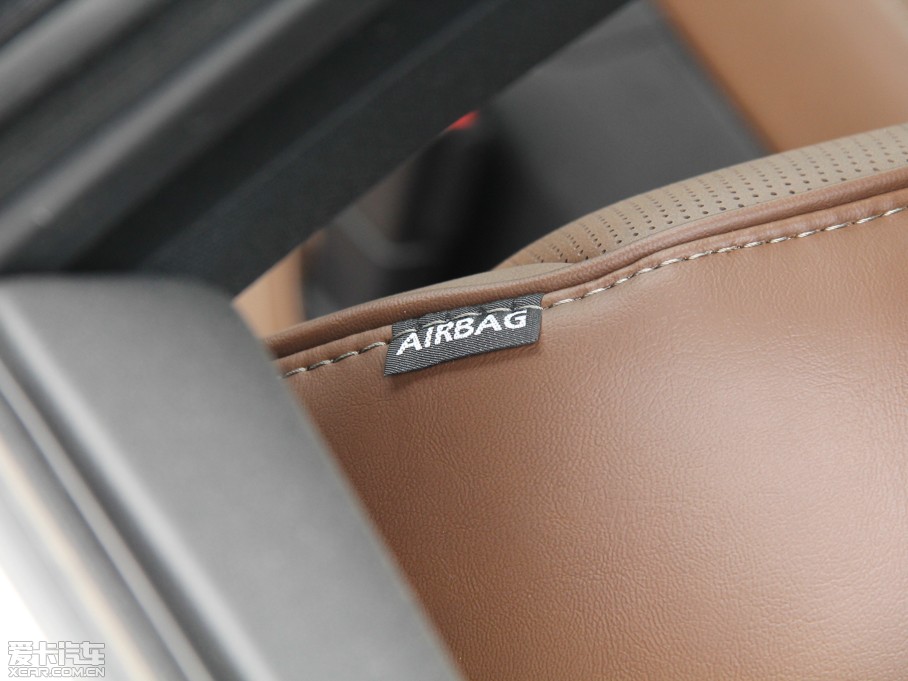 2014R˹300C(M) 3.0L ׿Խ