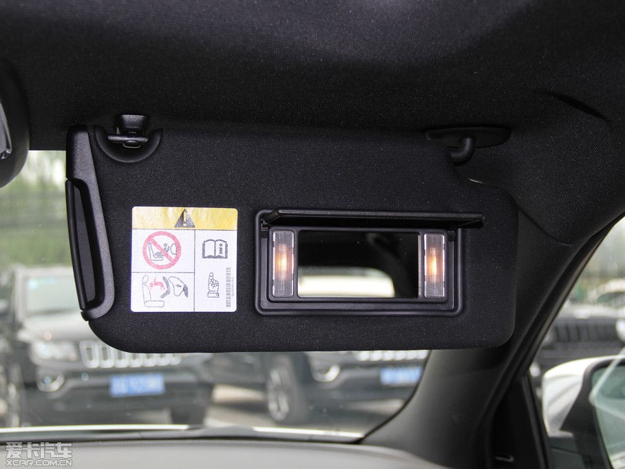 2014R˹300C(M(jn)) 3.0L ׿Խ