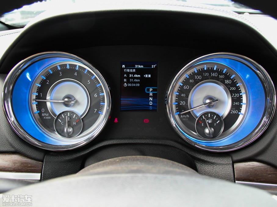 2014R˹300C(M) 3.0L ׿Խ