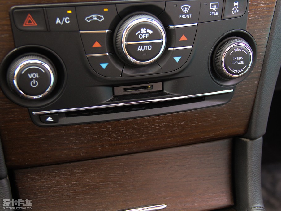 2014R˹300C(M) 3.0L ׿Խ