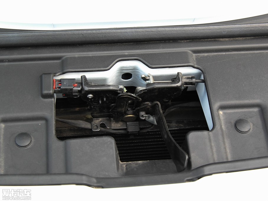 2014R˹300C(M(jn)) 3.0L ׿Խ