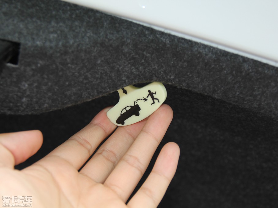 2014R˹300C(M) 3.0L ׿Խ