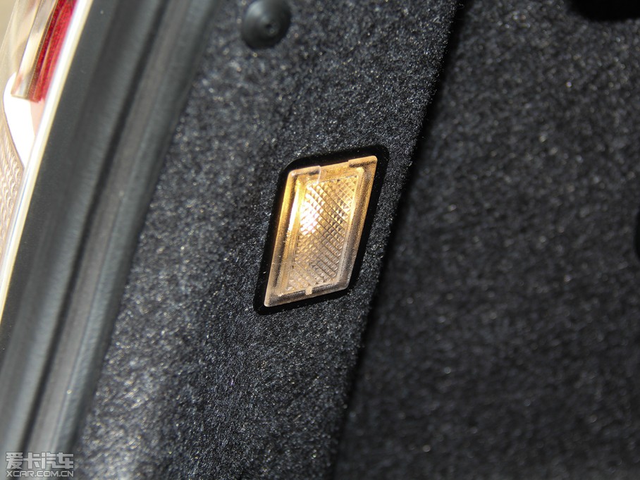 2014R˹300C(M) 3.0L ׿Խ