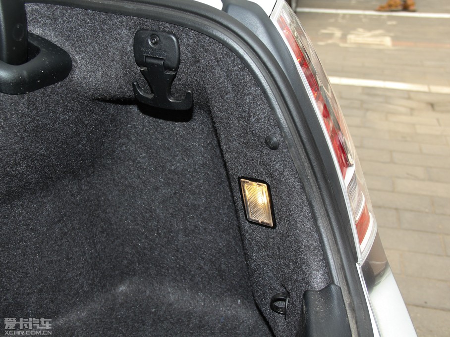 2014R˹300C(M(jn)) 3.0L ׿Խ