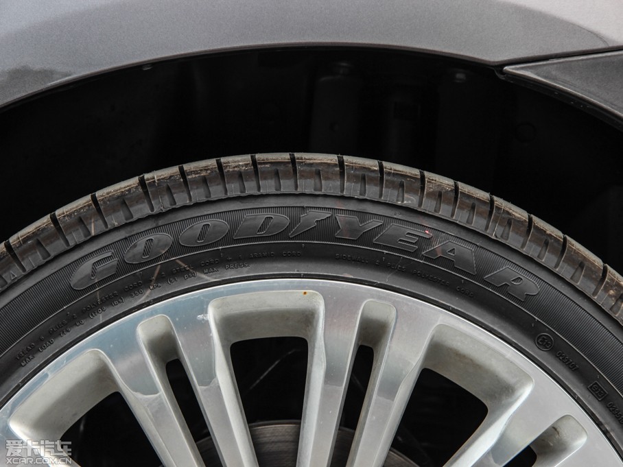 2014R˹300C(M) 3.0L ׿Խ