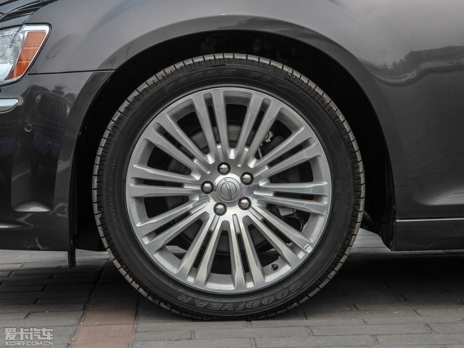 2014R˹300C(M(jn)) 3.0L ׿Խ