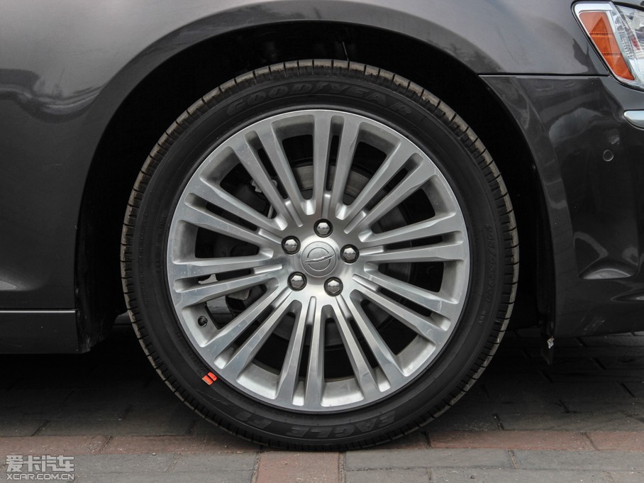 2014R˹300C(M(jn)) 3.0L ׿Խ