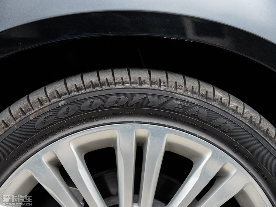 2014R˹300C(M(jn)) 3.0L ׿Խ