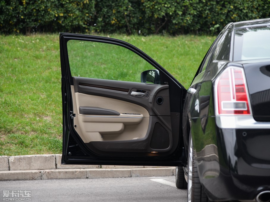 2014R˹300C(M) 3.0L ׿Խ