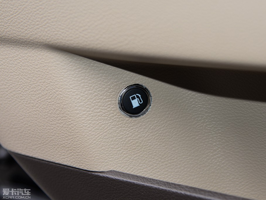 2014R˹300C(M) 3.0L ׿Խ