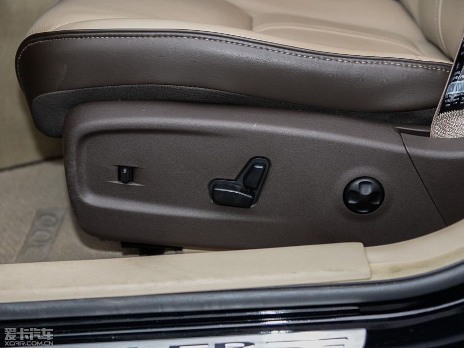 2014R˹300C(M) 3.0L ׿Խ