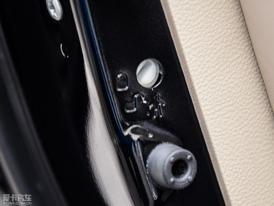 2014R˹300C(M) 3.0L ׿Խ