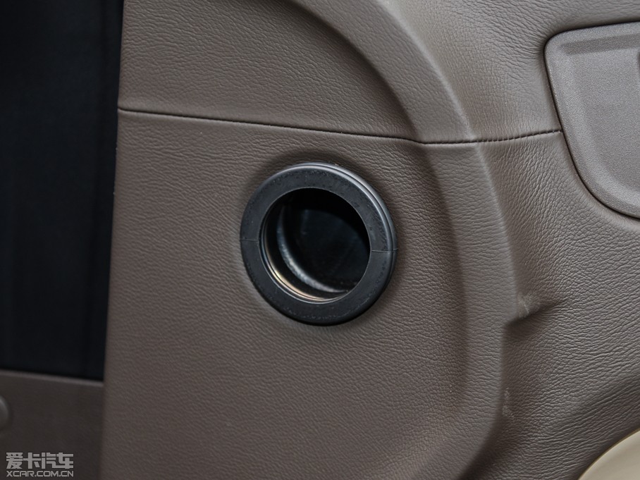 2014R˹300C(M) 3.0L ׿Խ