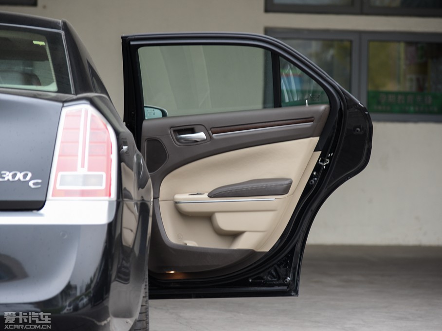 2014R˹300C(M) 3.0L ׿Խ