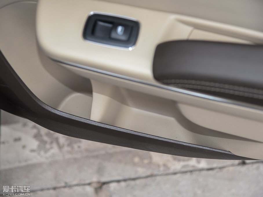 2014R˹300C(M) 3.0L ׿Խ