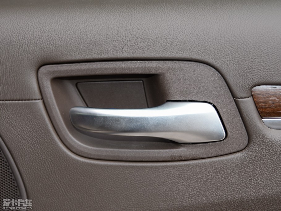 2014R˹300C(M) 3.0L ׿Խ