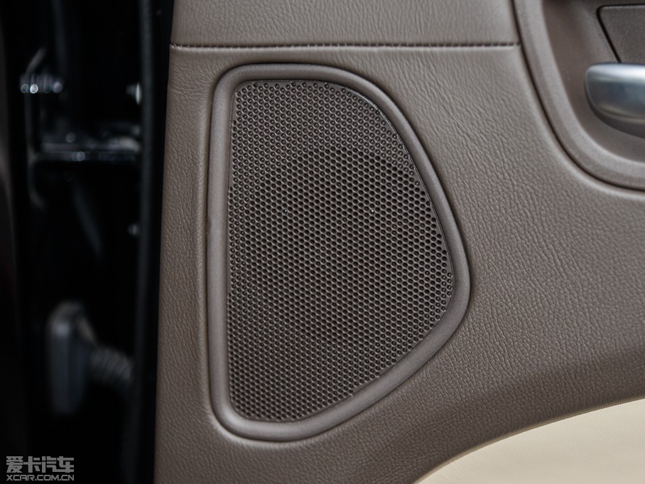 2014R˹300C(M(jn)) 3.0L ׿Խ