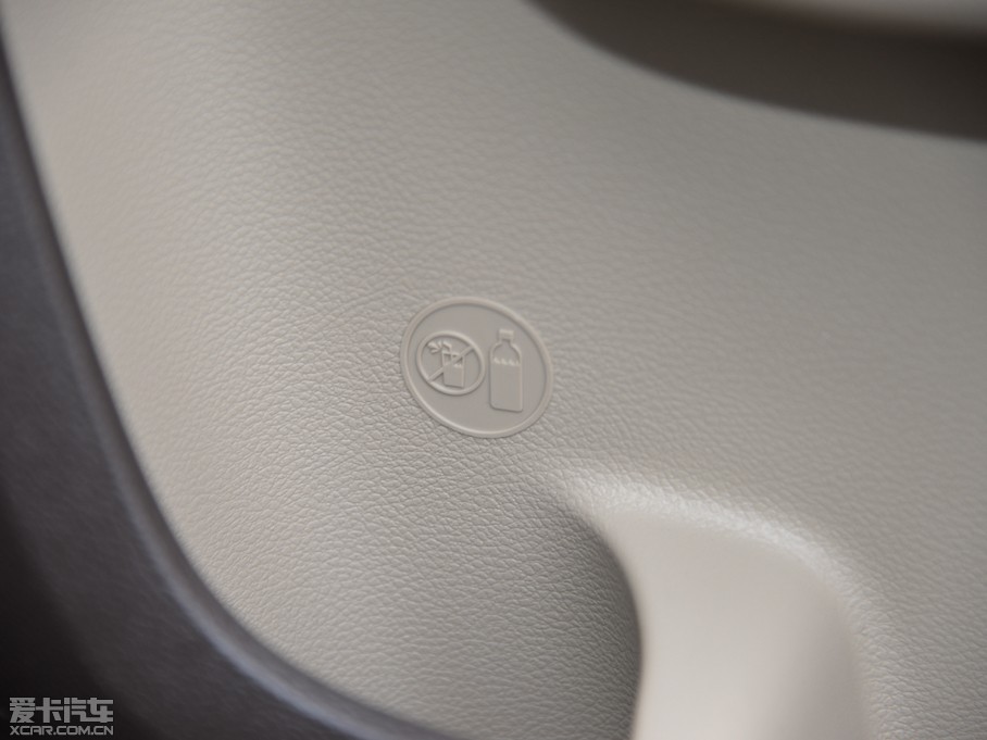 2014R˹300C(M) 3.0L ׿Խ