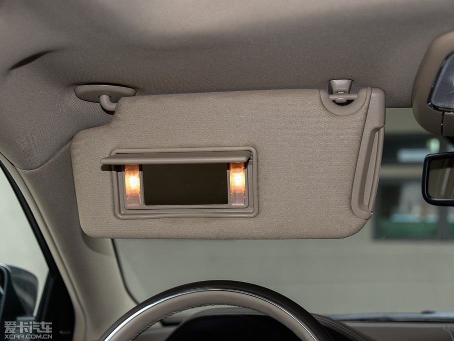 2014R˹300C(M(jn)) 3.0L ׿Խ