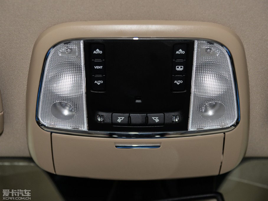 2014R˹300C(M(jn)) 3.0L ׿Խ