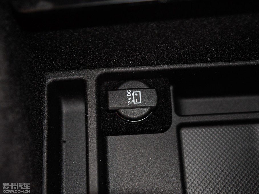 2014R˹300C(M) 3.0L ׿Խ