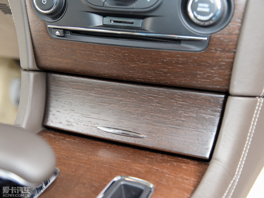 2014R˹300C(M) 3.0L ׿Խ