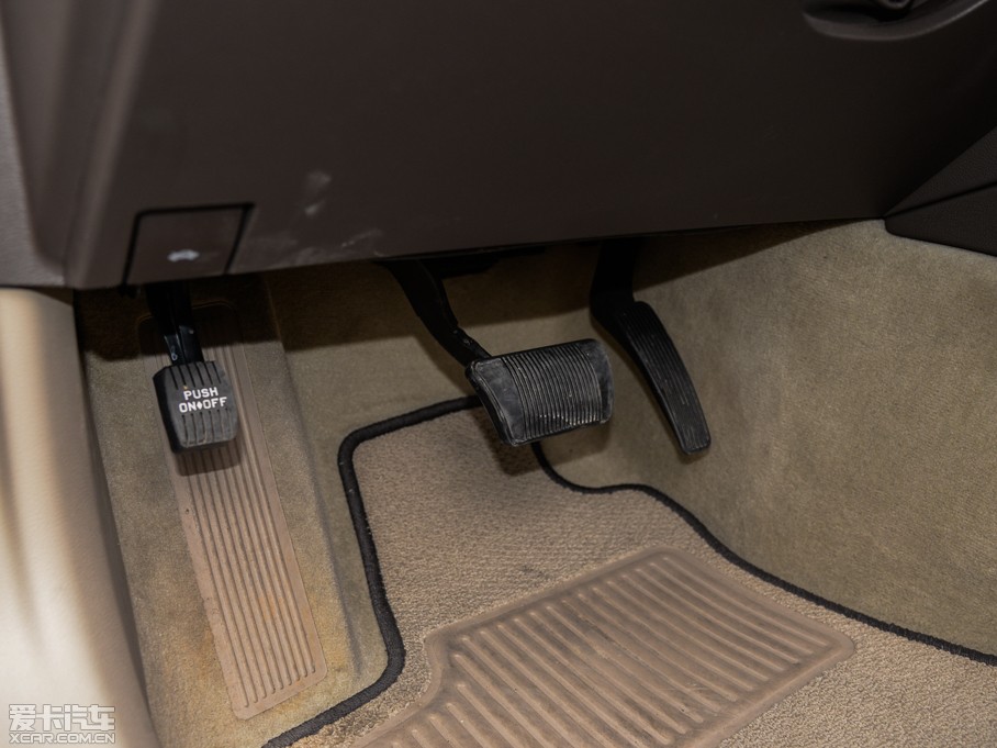 2014R˹300C(M) 3.0L ׿Խ