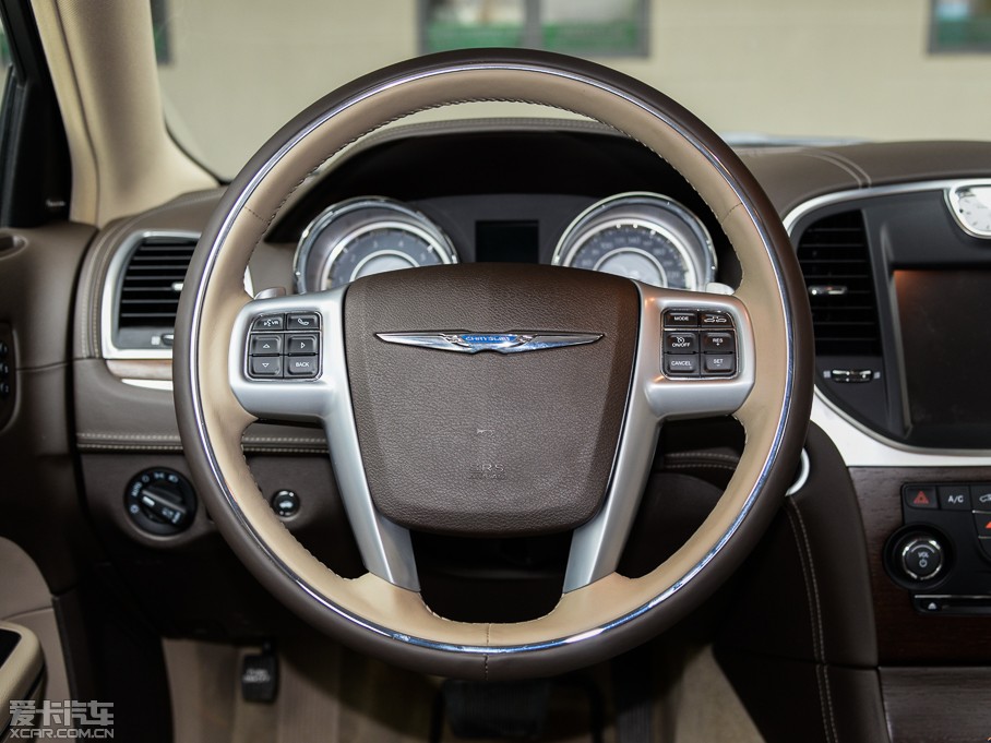 2014R˹300C(M) 3.0L ׿Խ