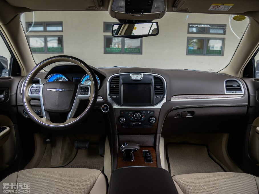 2014R˹300C(M) 3.0L ׿Խ