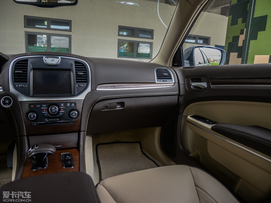 2014R˹300C(M(jn)) 3.0L ׿Խ