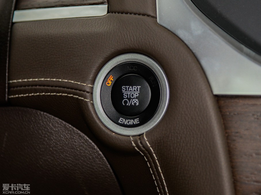 2014R˹300C(M) 3.0L ׿Խ