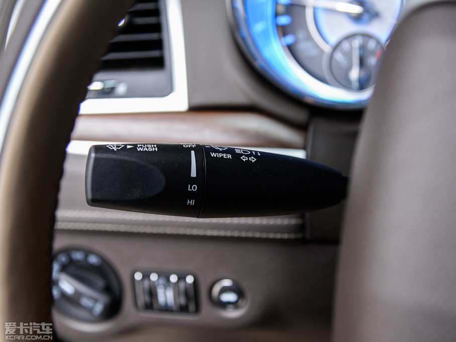 2014R˹300C(M) 3.0L ׿Խ