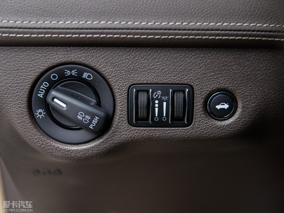 2014R˹300C(M) 3.0L ׿Խ