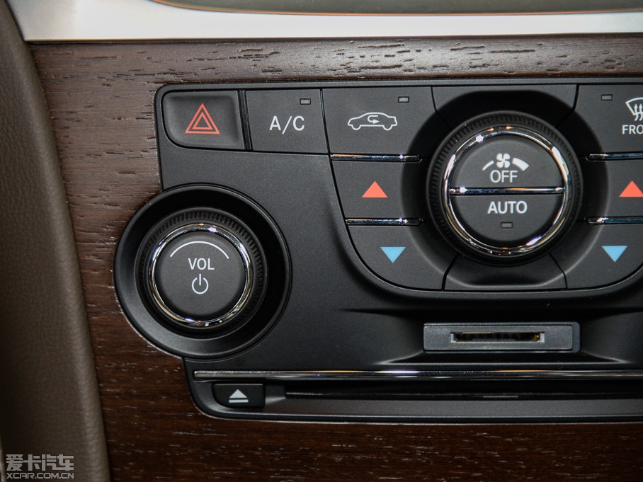 2014R˹300C(M) 3.0L ׿Խ