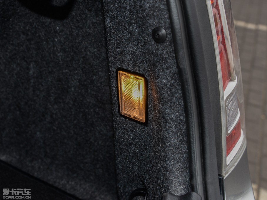 2014R˹300C(M) 3.0L ׿Խ