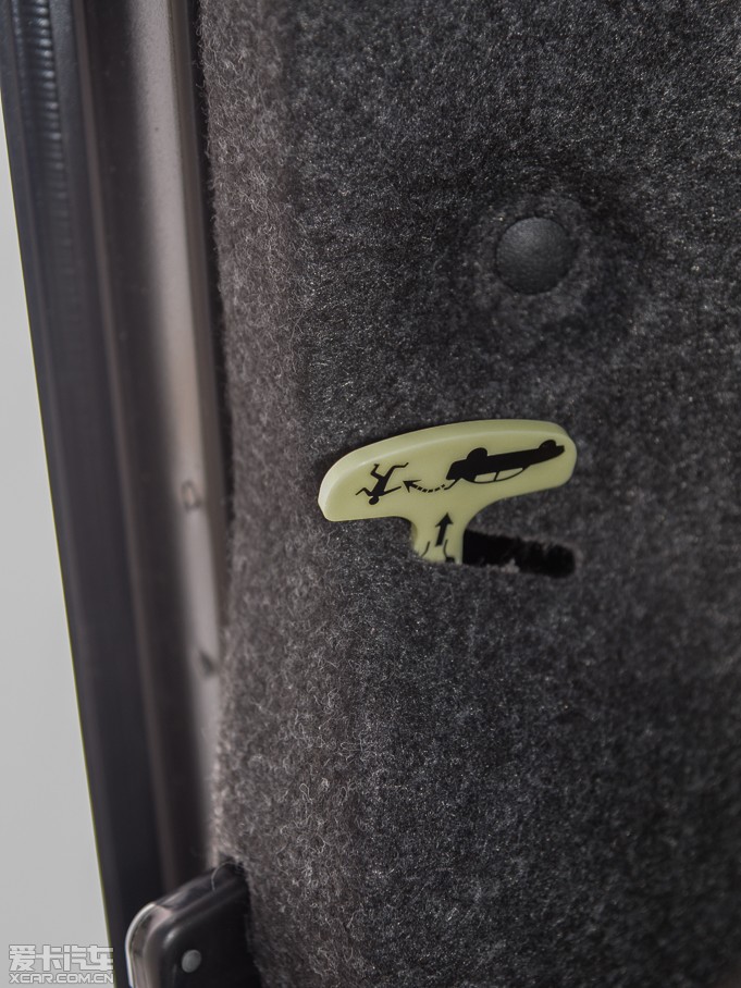 2014R˹300C(M) 3.0L ׿Խ