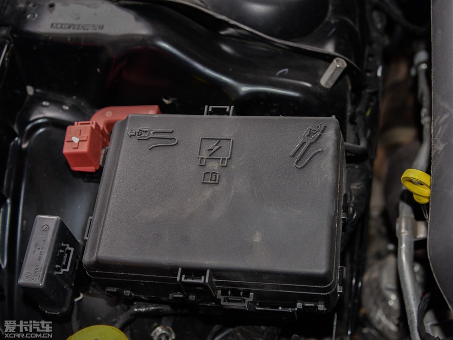 2014R˹300C(M(jn)) 3.0L ׿Խ