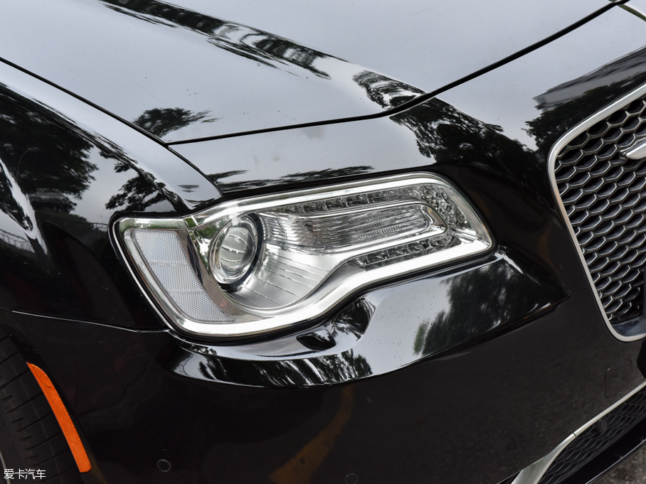 2016R˹300C(M(jn)) 3.0L Խ