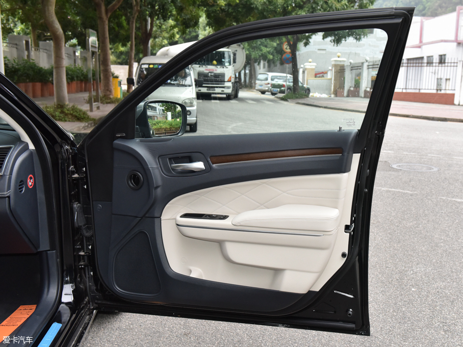 2016R˹300C(M) 3.0L Խ