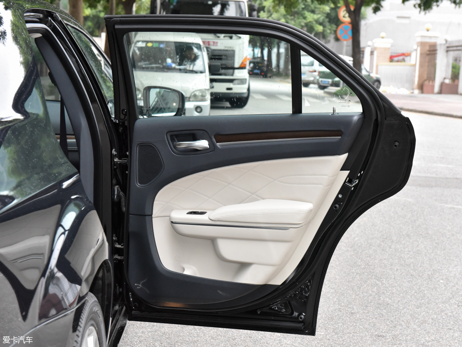 2016R˹300C(M) 3.0L Խ