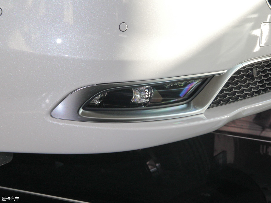 2016R˹300C(M(jn)) 3.0L Խ