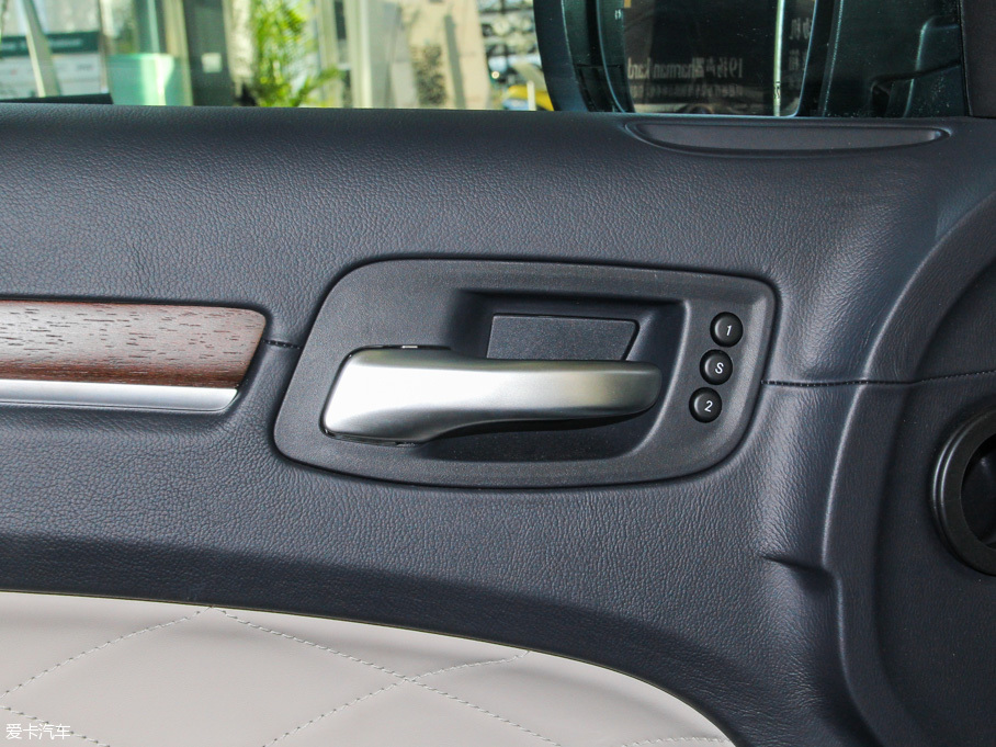 2016R˹300C(M) 3.0L Խ