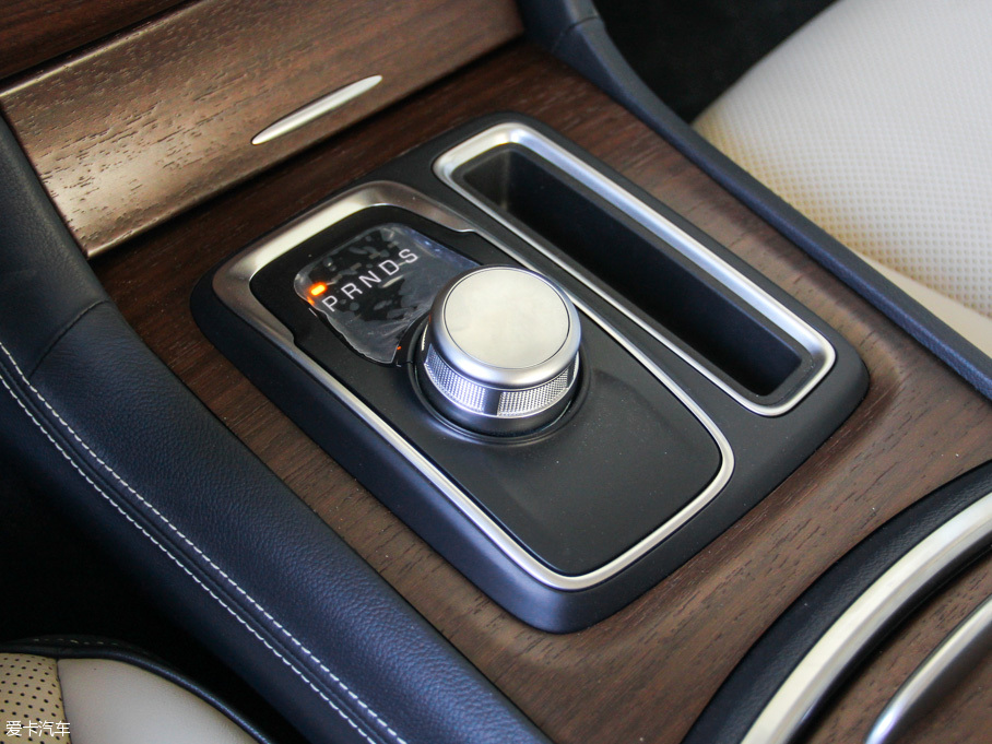 2016R˹300C(M) 3.0L Խ