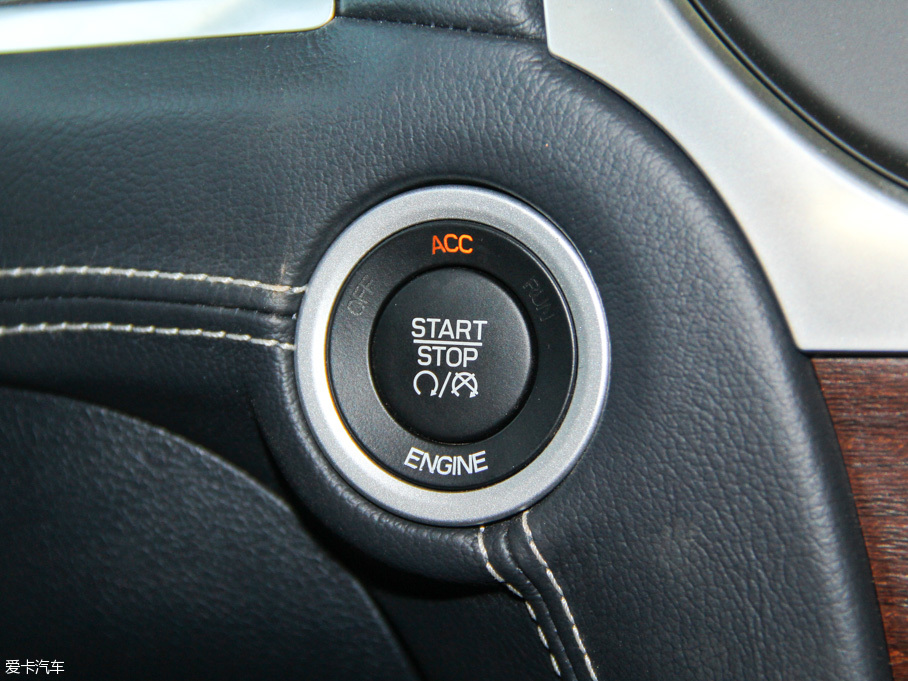 2016R˹300C(M) 3.0L Խ