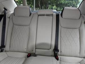 2016款3.0L 超越版 后排座椅