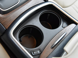 2016款3.0L 超越版 空间座椅
